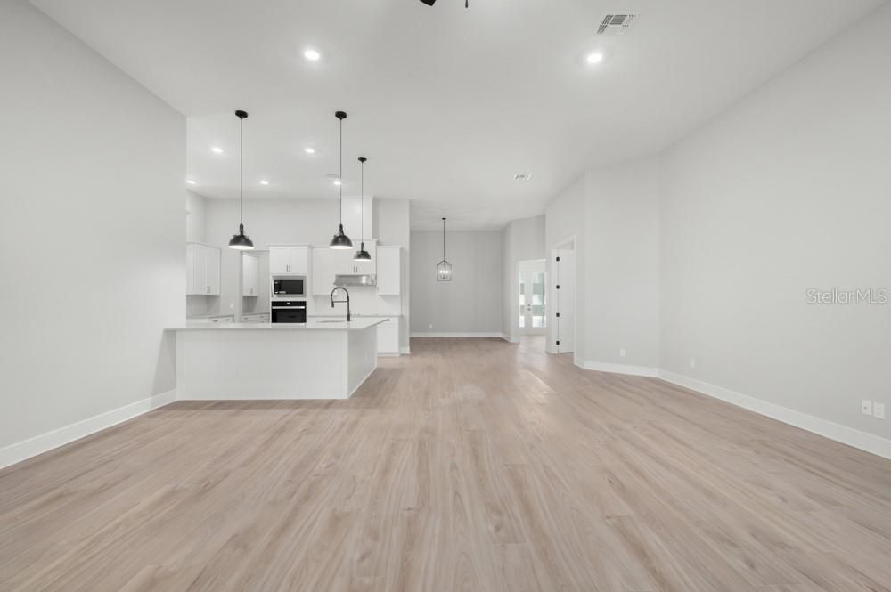 En Venta: $749,900 (4 camas, 3 baños, 3389 Pies cuadrados)
