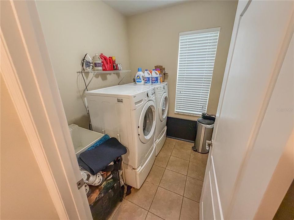 For Sale: $415,000 (4 beds, 2 baths, 2399 Square Feet)