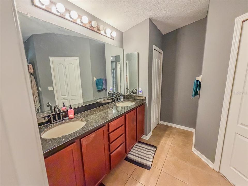 For Sale: $415,000 (4 beds, 2 baths, 2399 Square Feet)