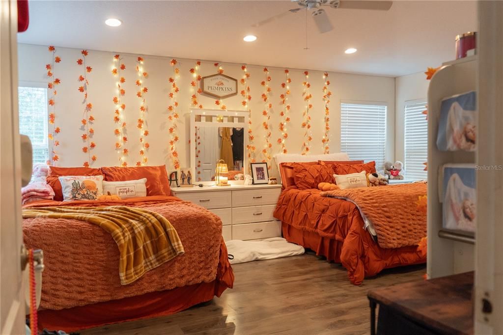 For Sale: $415,000 (4 beds, 2 baths, 2399 Square Feet)