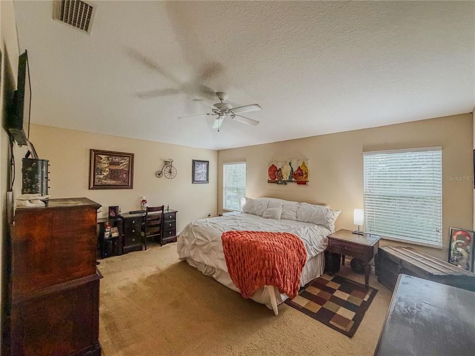 For Sale: $415,000 (4 beds, 2 baths, 2399 Square Feet)