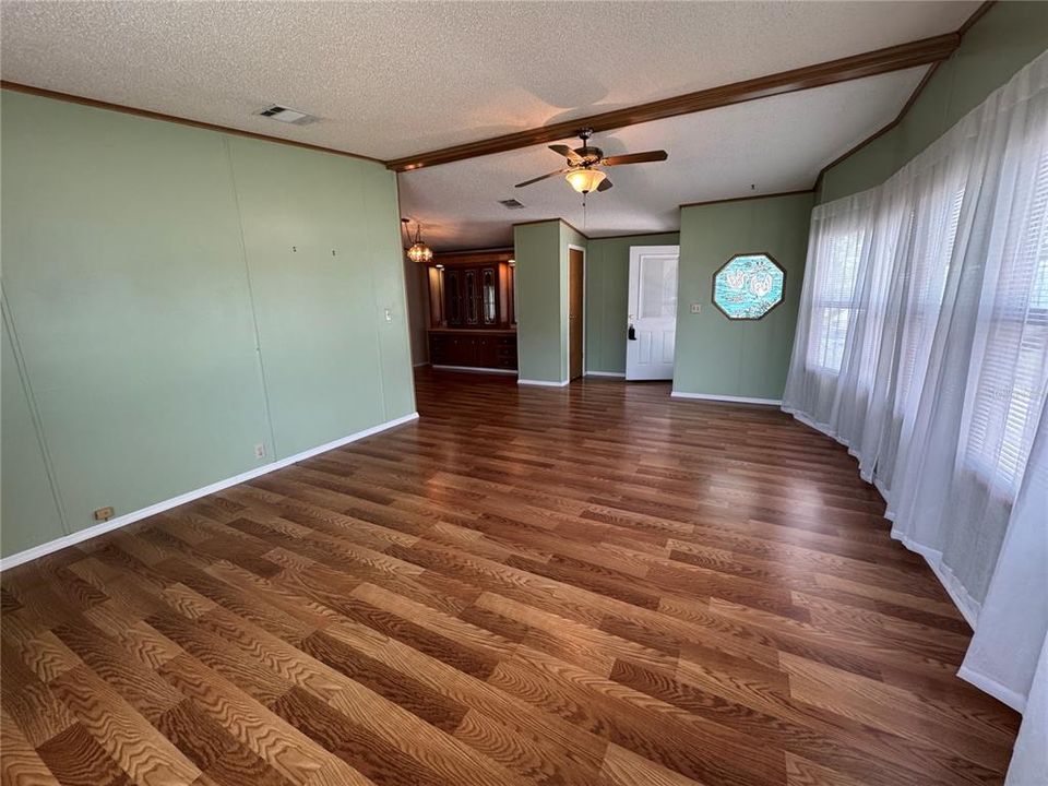 For Rent: $1,600 (2 beds, 2 baths, 1529 Square Feet)