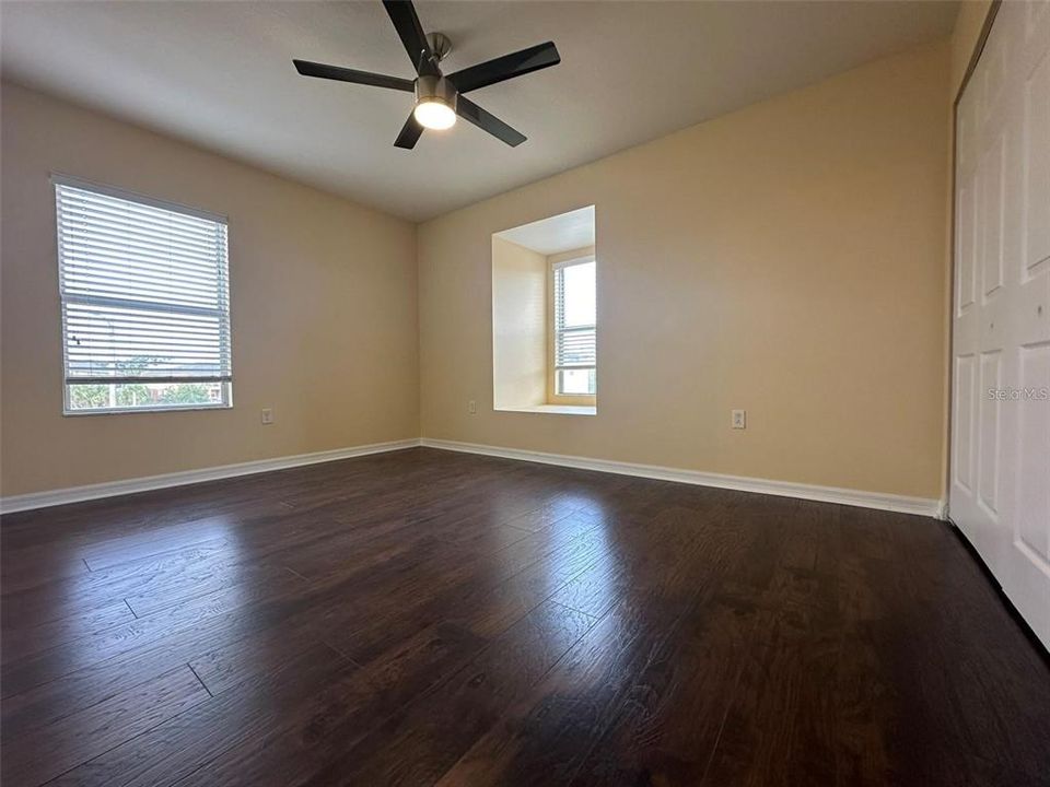 For Sale: $300,000 (3 beds, 2 baths, 1620 Square Feet)