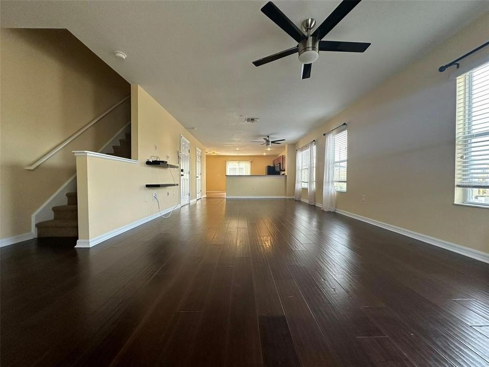 For Sale: $300,000 (3 beds, 2 baths, 1620 Square Feet)