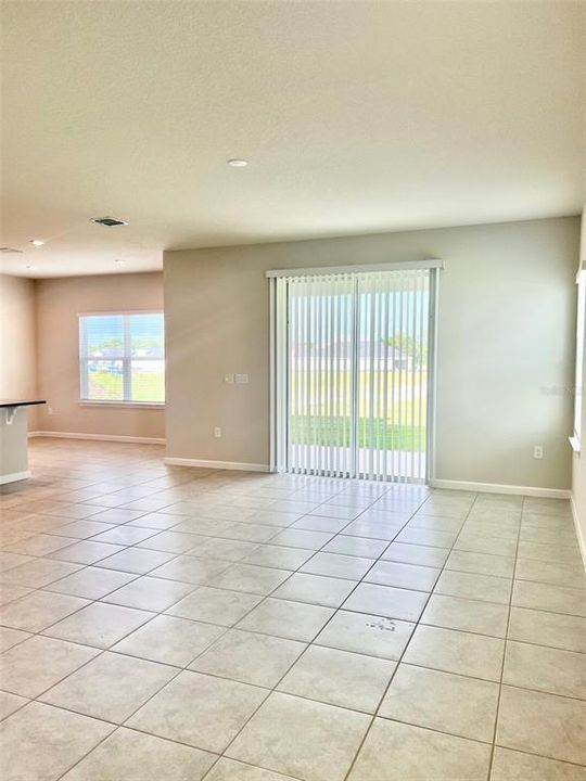 For Rent: $2,495 (4 beds, 2 baths, 2048 Square Feet)