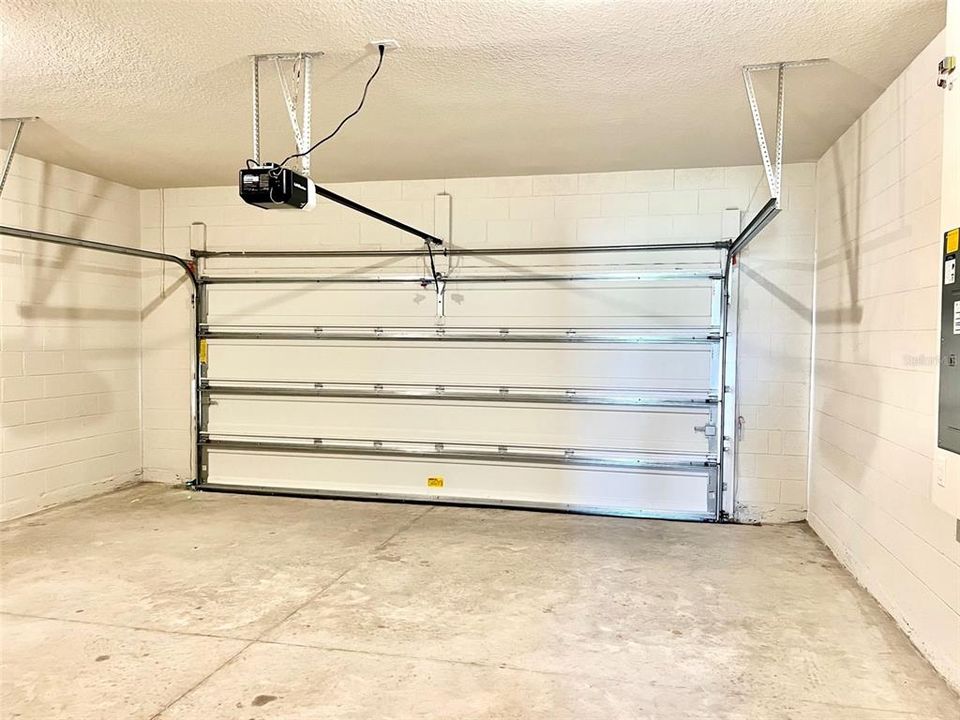 For Rent: $2,495 (4 beds, 2 baths, 2048 Square Feet)