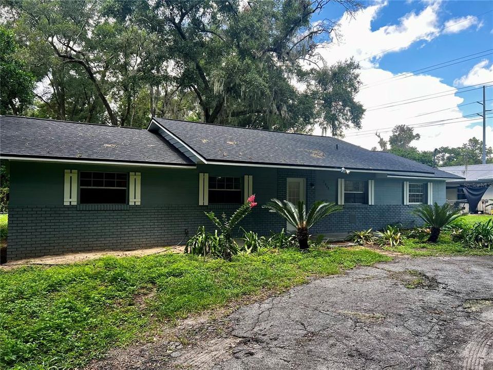 For Sale: $239,900 (3 beds, 2 baths, 1560 Square Feet)