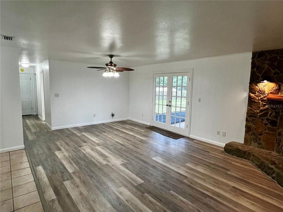For Sale: $239,900 (3 beds, 2 baths, 1560 Square Feet)