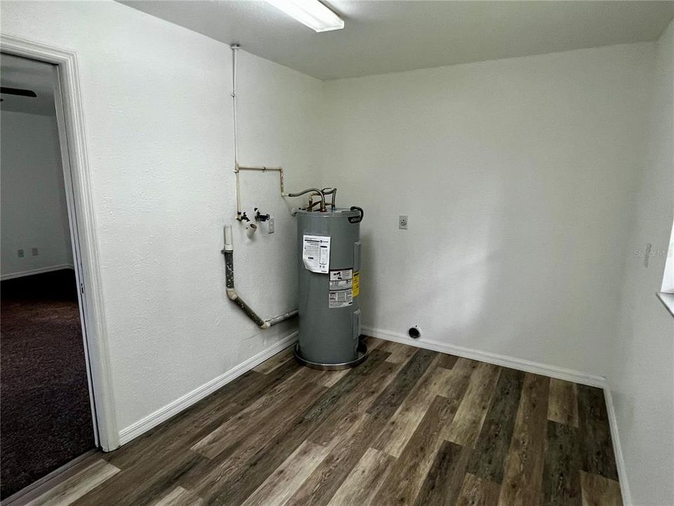 For Sale: $239,900 (3 beds, 2 baths, 1560 Square Feet)