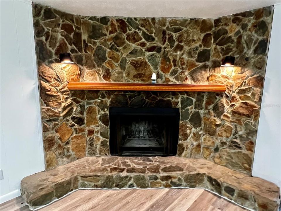 For Sale: $239,900 (3 beds, 2 baths, 1560 Square Feet)