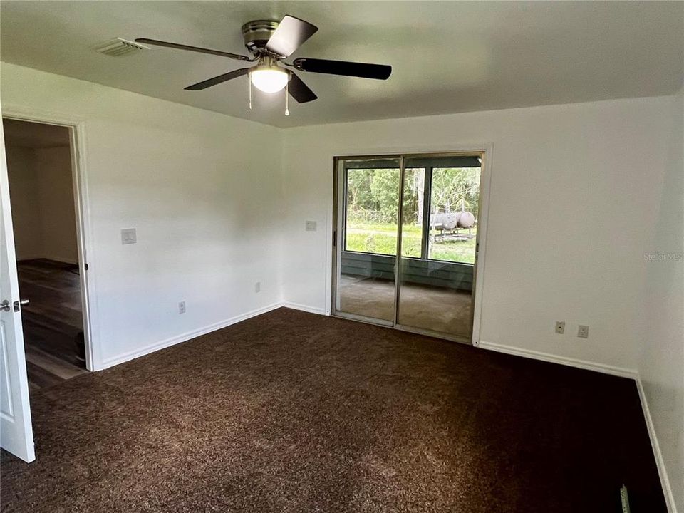 For Sale: $239,900 (3 beds, 2 baths, 1560 Square Feet)
