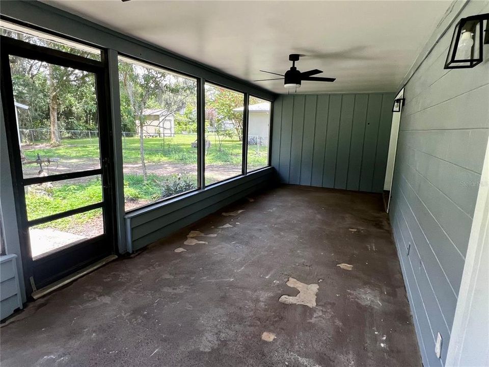 For Sale: $239,900 (3 beds, 2 baths, 1560 Square Feet)