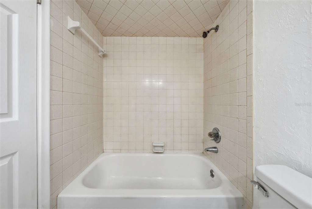 На продажу: $229,900 (3 спален, 2 ванн, 1560 Квадратных фут)