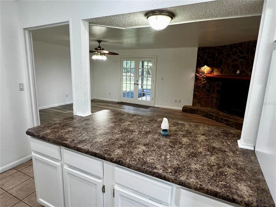 For Sale: $239,900 (3 beds, 2 baths, 1560 Square Feet)