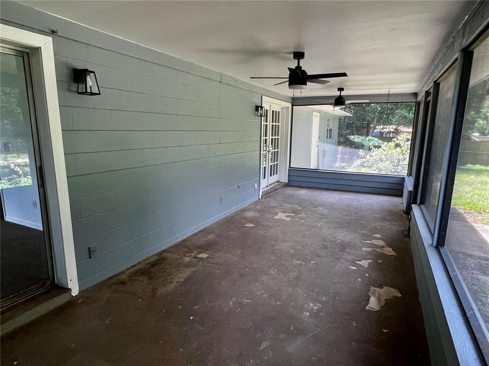For Sale: $239,900 (3 beds, 2 baths, 1560 Square Feet)