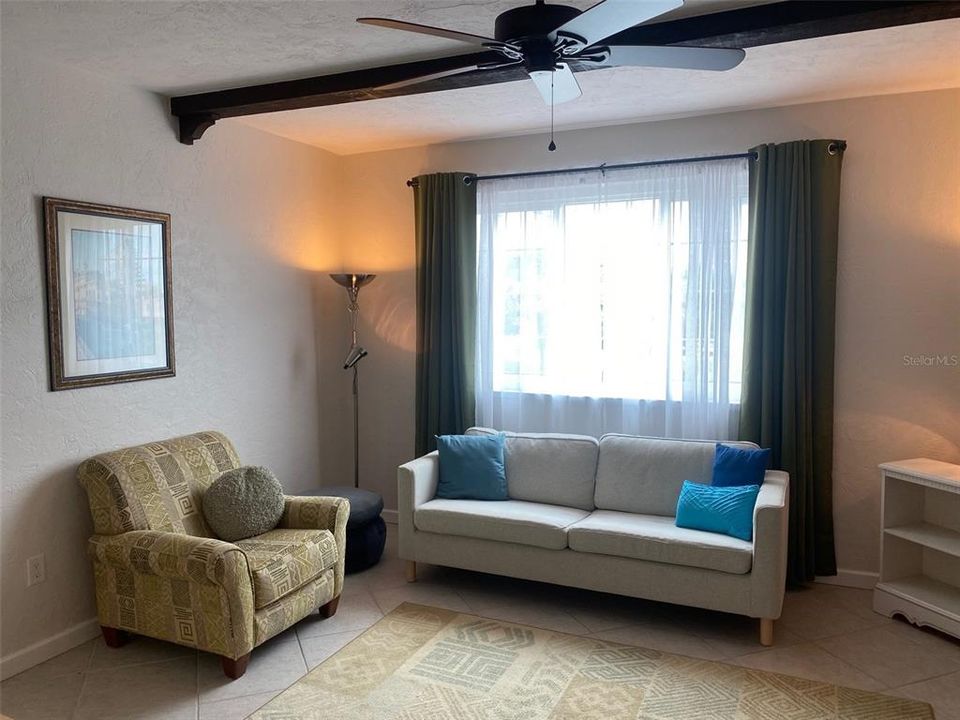 For Sale: $289,900 (2 beds, 2 baths, 794 Square Feet)