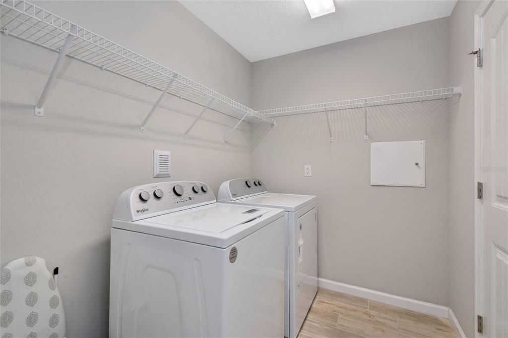 En Venta: $329,000 (3 camas, 2 baños, 1661 Pies cuadrados)