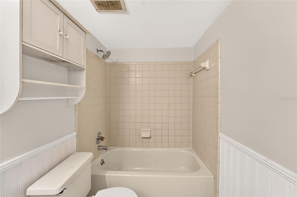 For Sale: $149,000 (2 beds, 2 baths, 1106 Square Feet)