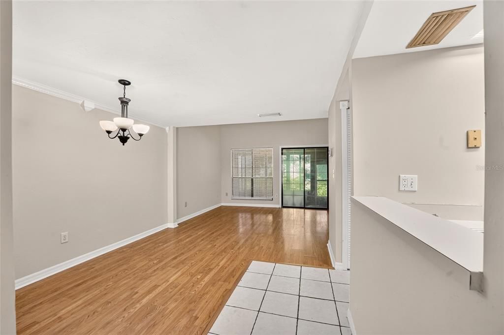 For Sale: $149,000 (2 beds, 2 baths, 1106 Square Feet)