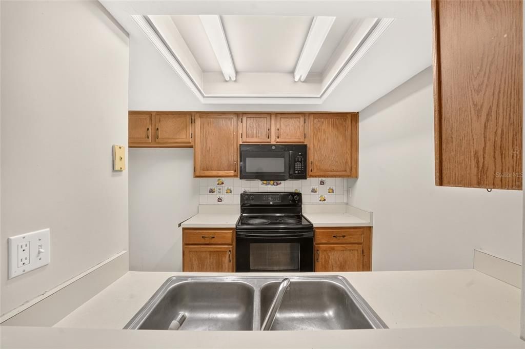 For Sale: $149,000 (2 beds, 2 baths, 1106 Square Feet)