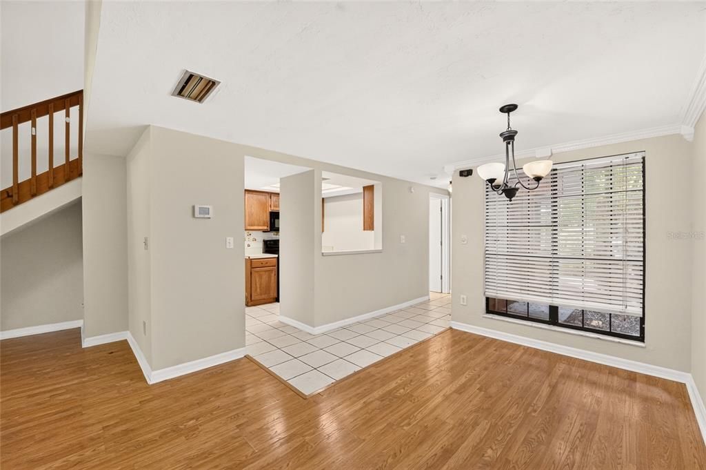 For Sale: $149,000 (2 beds, 2 baths, 1106 Square Feet)