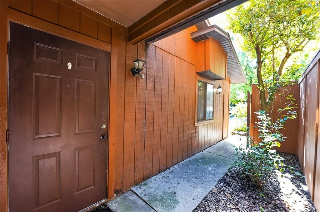 For Sale: $149,000 (2 beds, 2 baths, 1106 Square Feet)
