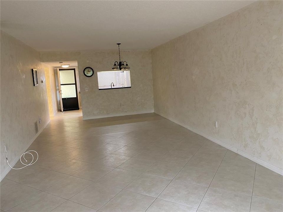 For Rent: $2,100 (2 beds, 2 baths, 1140 Square Feet)