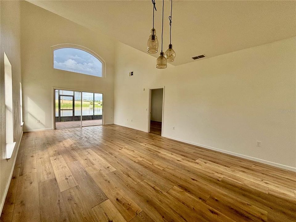 For Rent: $2,695 (3 beds, 2 baths, 1566 Square Feet)