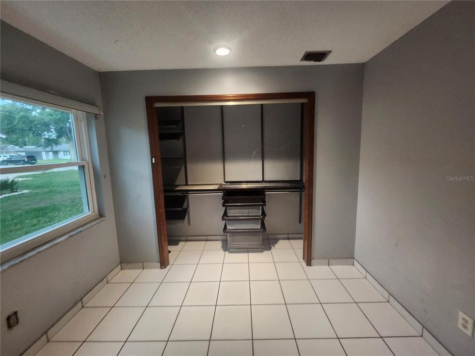 En Venta: $489,900 (4 camas, 2 baños, 1935 Pies cuadrados)