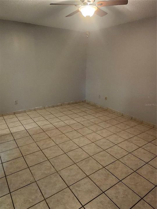 En Venta: $489,900 (4 camas, 2 baños, 1935 Pies cuadrados)