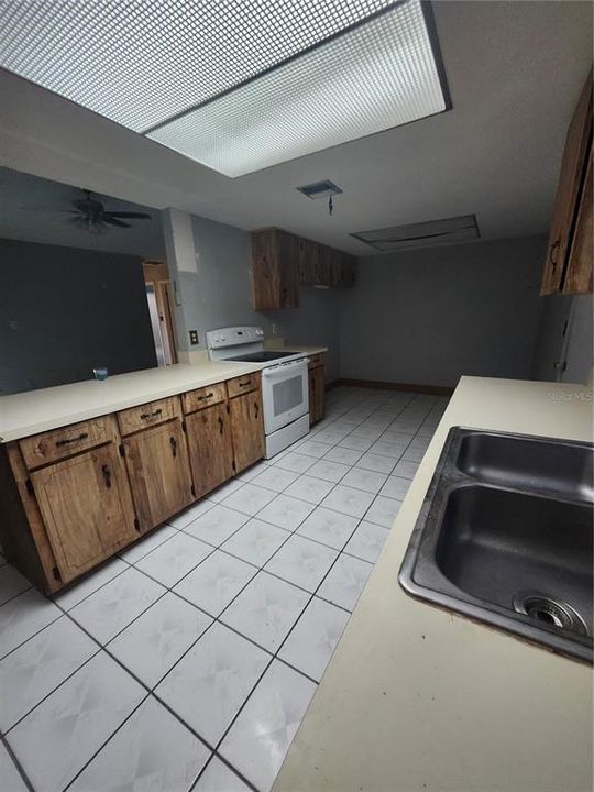 En Venta: $489,900 (4 camas, 2 baños, 1935 Pies cuadrados)