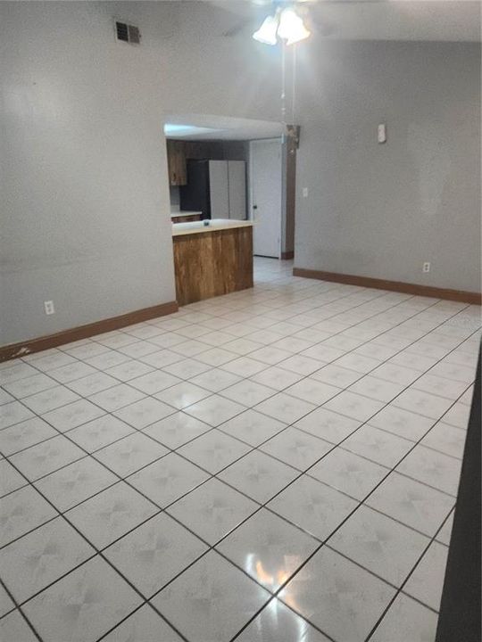 En Venta: $489,900 (4 camas, 2 baños, 1935 Pies cuadrados)