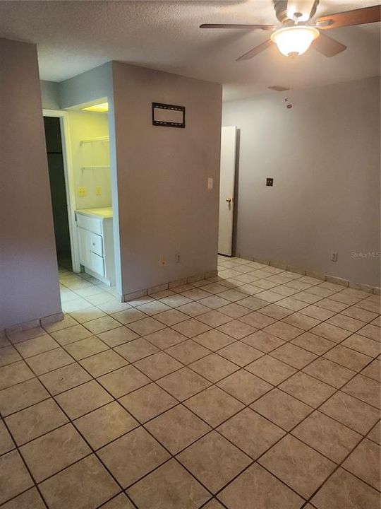 En Venta: $489,900 (4 camas, 2 baños, 1935 Pies cuadrados)