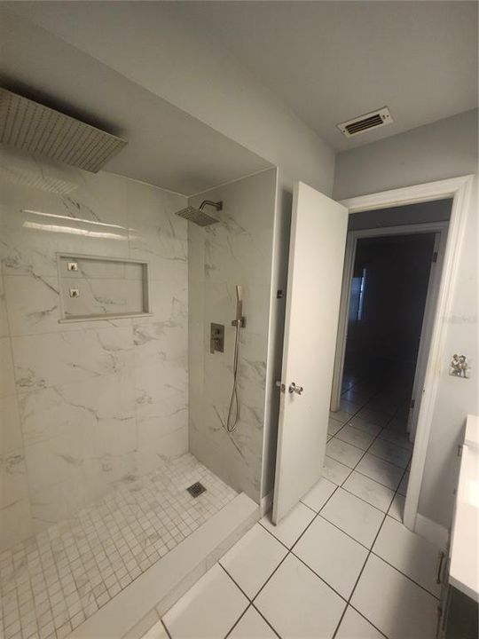 En Venta: $489,900 (4 camas, 2 baños, 1935 Pies cuadrados)