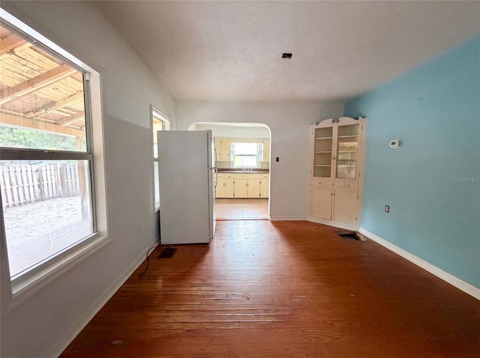 For Sale: $232,000 (3 beds, 2 baths, 1625 Square Feet)