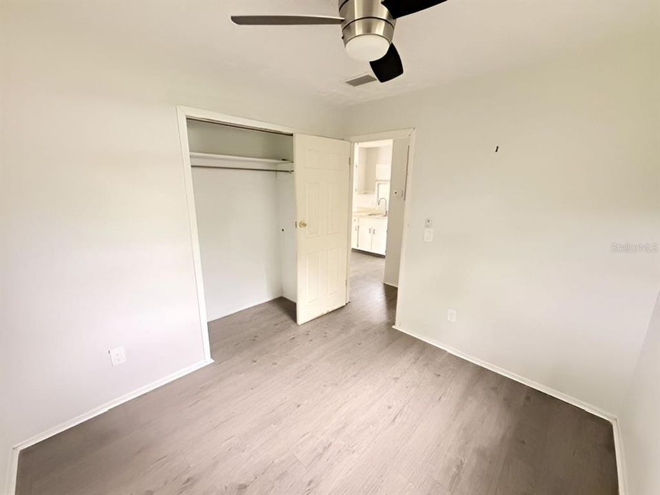 На продажу: $109,900 (2 спален, 1 ванн, 1280 Квадратных фут)