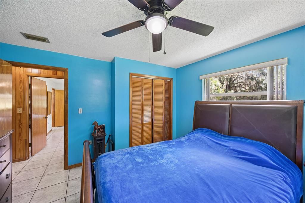 For Sale: $550,000 (3 beds, 2 baths, 1719 Square Feet)