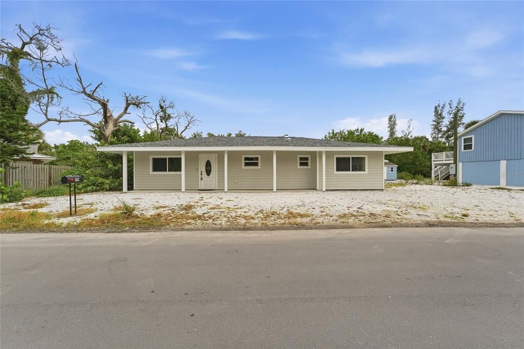 For Sale: $950,000 (4 beds, 3 baths, 2106 Square Feet)