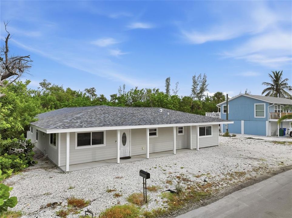 For Sale: $950,000 (4 beds, 3 baths, 2106 Square Feet)