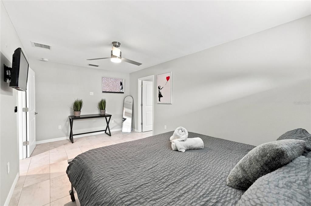 For Sale: $950,000 (4 beds, 3 baths, 2106 Square Feet)