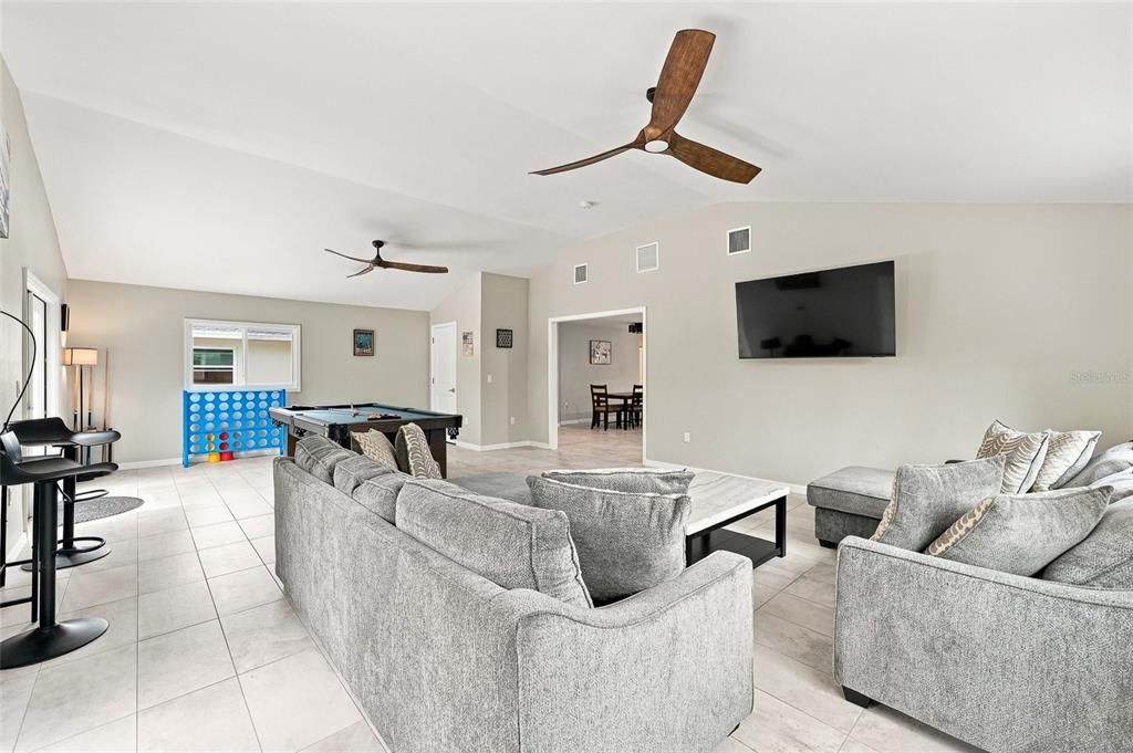 For Sale: $950,000 (4 beds, 3 baths, 2106 Square Feet)