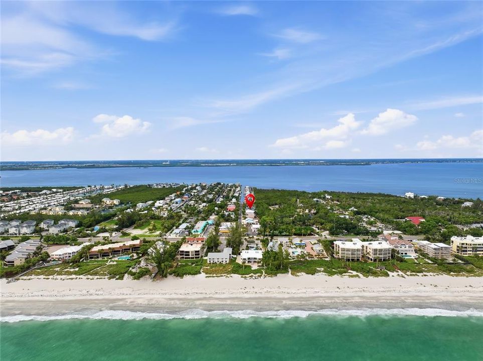 For Sale: $950,000 (4 beds, 3 baths, 2106 Square Feet)