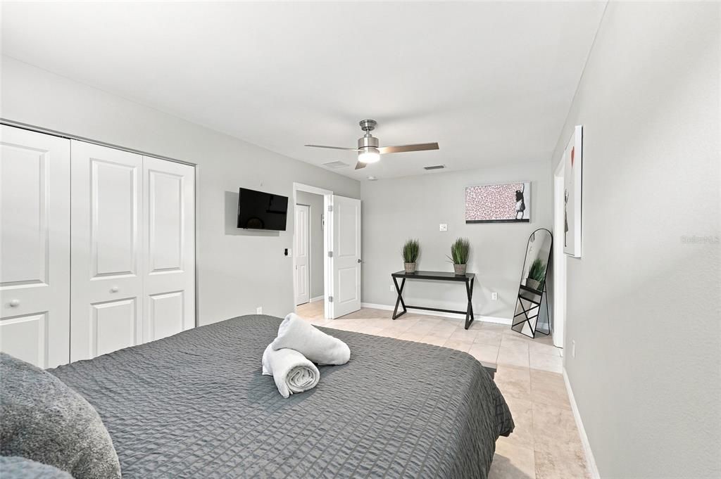 For Sale: $950,000 (4 beds, 3 baths, 2106 Square Feet)