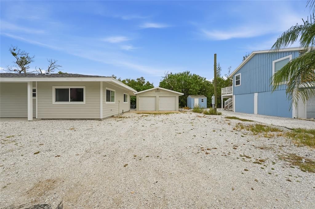 For Sale: $950,000 (4 beds, 3 baths, 2106 Square Feet)