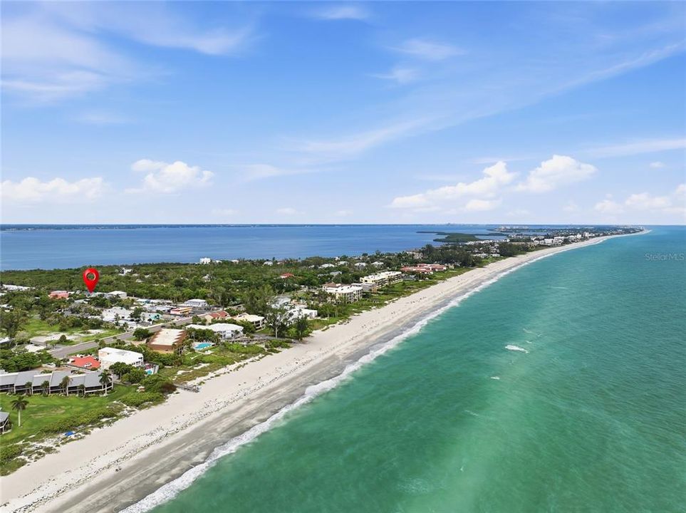 For Sale: $950,000 (4 beds, 3 baths, 2106 Square Feet)