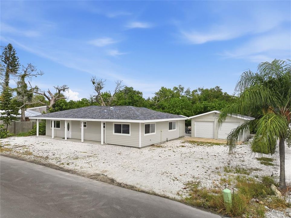 For Sale: $950,000 (4 beds, 3 baths, 2106 Square Feet)