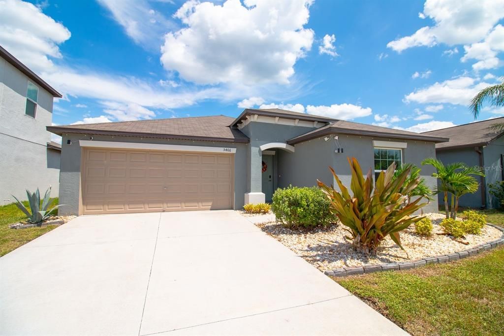 For Sale: $378,000 (4 beds, 2 baths, 1935 Square Feet)