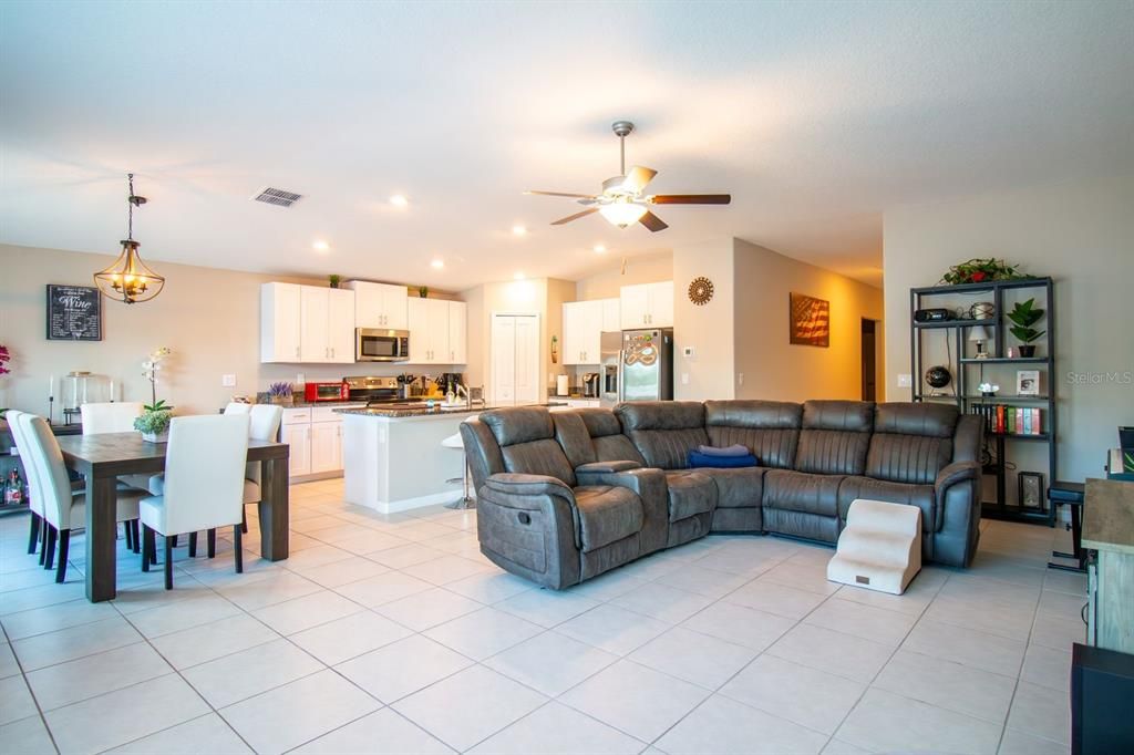 For Sale: $378,000 (4 beds, 2 baths, 1935 Square Feet)