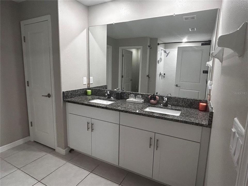 For Sale: $378,000 (4 beds, 2 baths, 1935 Square Feet)