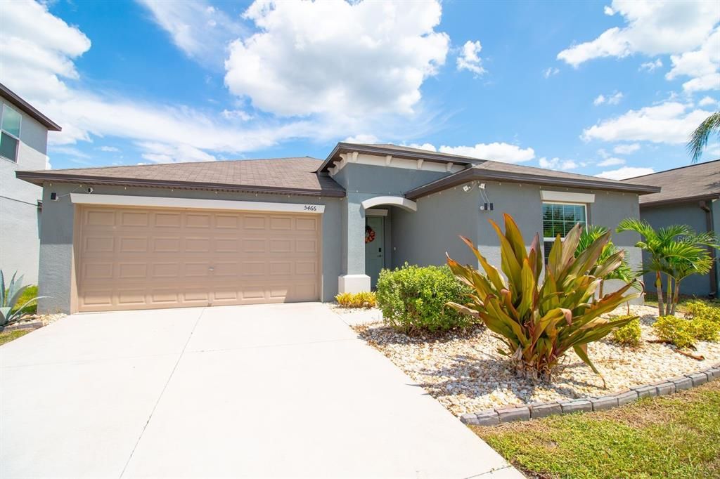 For Sale: $378,000 (4 beds, 2 baths, 1935 Square Feet)